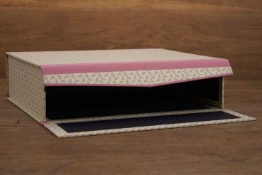 Stapelbox Zenzi mit Blümchenmotiv